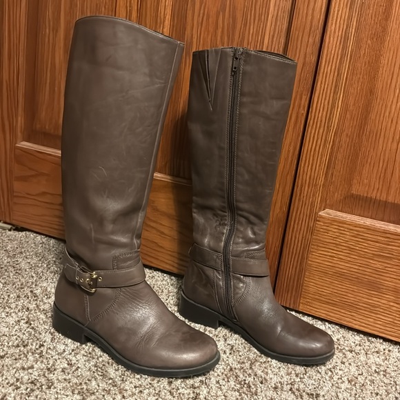 Leather tall boots - Picture 2 of 2